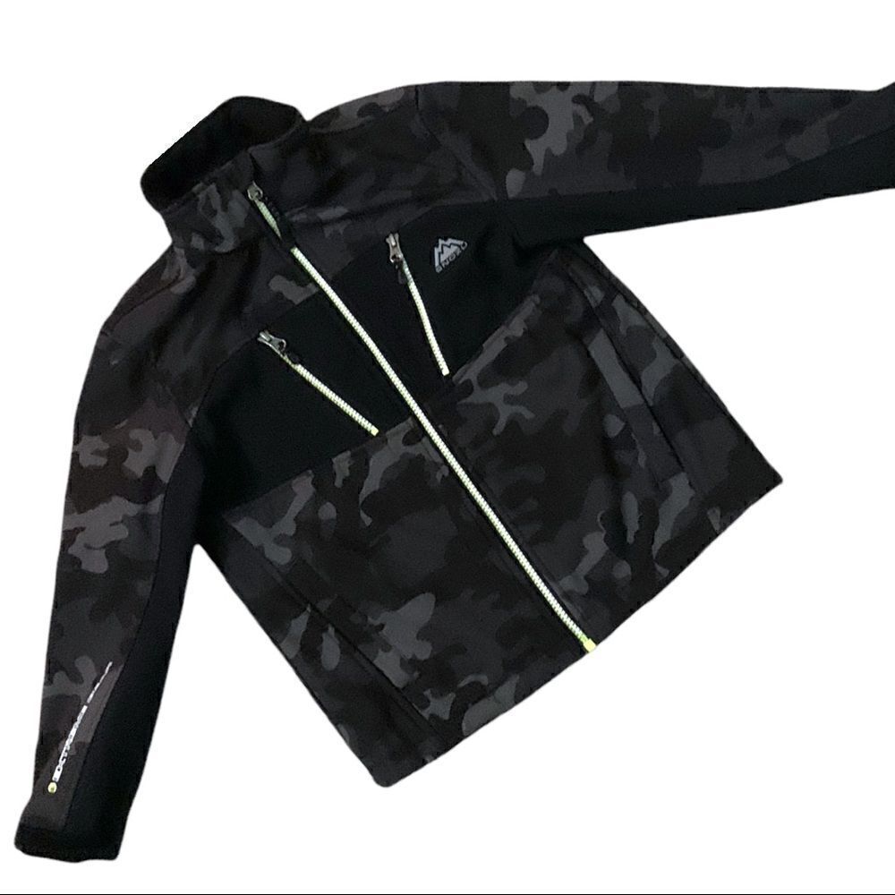 SNOZU Softshell Grey Camo Jacket - Picture 1 of 4